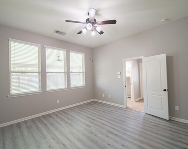 13303 Davenport Hills Lane - Photo Thumbnail 21