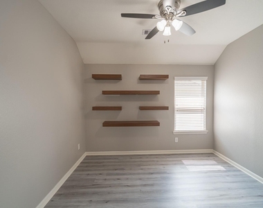 13303 Davenport Hills Lane - Photo Thumbnail 27
