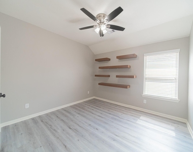 13303 Davenport Hills Lane - Photo Thumbnail 28