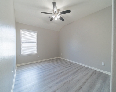 13303 Davenport Hills Lane - Photo Thumbnail 32