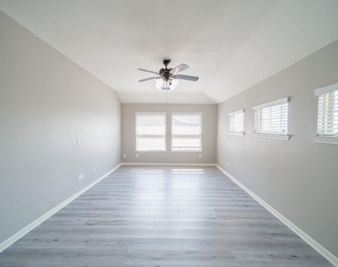 13303 Davenport Hills Lane - Photo Thumbnail 27
