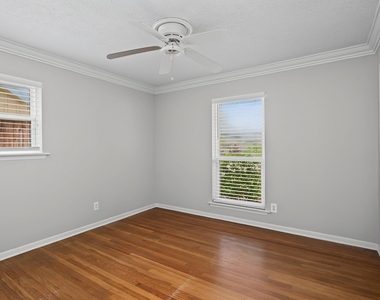 5616 Pine Street - Photo Thumbnail 11