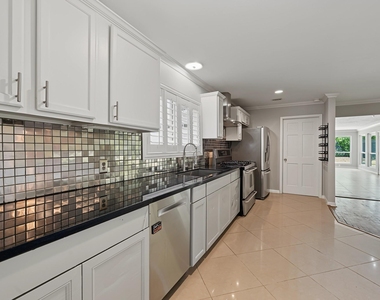 5616 Pine Street - Photo Thumbnail 4