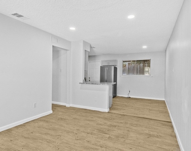 1665 Northwood Street - Photo Thumbnail 3