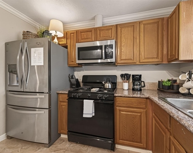 515 Ogilvie Street - Photo Thumbnail 7