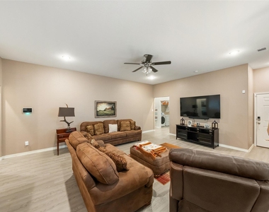 306 Helen Street - Photo Thumbnail 11