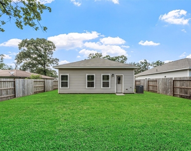 306 Helen Street - Photo Thumbnail 21