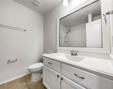 4514 Mondial Drive - Photo Thumbnail 14