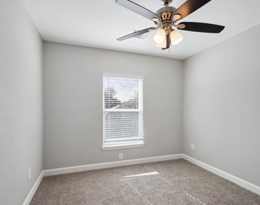 1127 Cascade Creek Drive - Photo Thumbnail 10