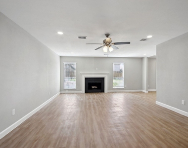 1127 Cascade Creek Drive - Photo Thumbnail 7