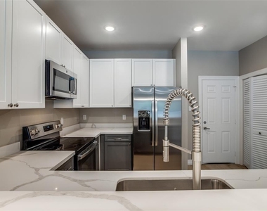 5262 Ella Boulevard - Photo Thumbnail 10