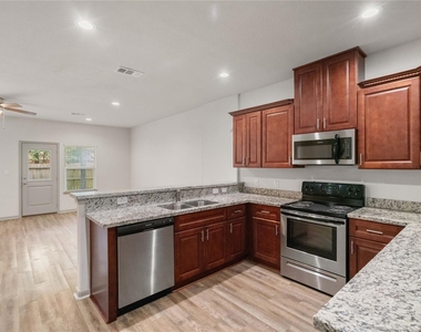 2704 Appian Way - Photo Thumbnail 7