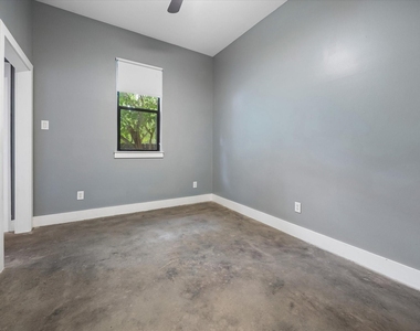 732 Ruthven Street - Photo Thumbnail 14
