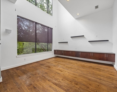 732 Ruthven Street - Photo Thumbnail 1
