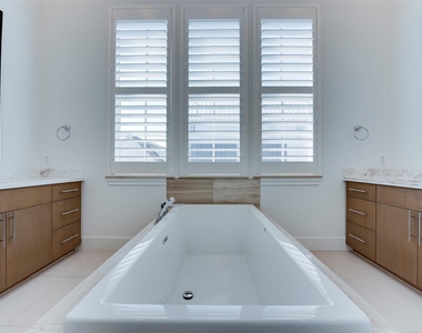8736 Oak Kolbe Lane - Photo Thumbnail 30