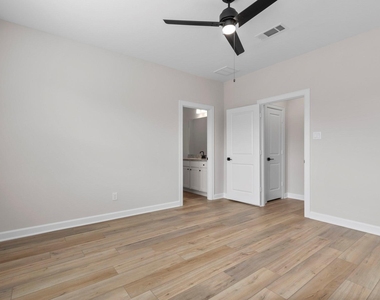 1126 Campside Drive - Photo Thumbnail 9