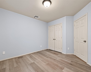 28207 Chalet Park Drive - Photo Thumbnail 27