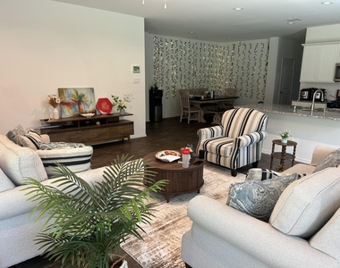 3305 Cold Swan Court - Photo Thumbnail 5