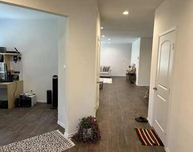 3305 Cold Swan Court - Photo Thumbnail 3