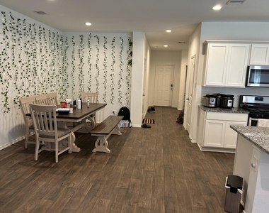3305 Cold Swan Court - Photo Thumbnail 6