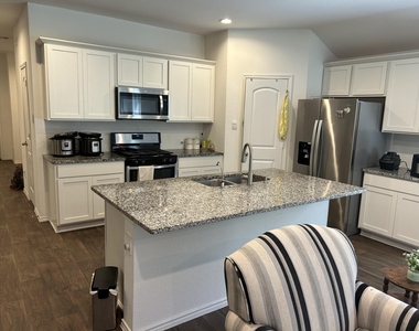 3305 Cold Swan Court - Photo Thumbnail 9