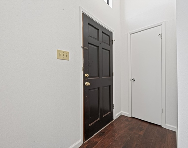 6401 Deihl Road - Photo Thumbnail 3