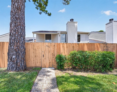 6401 Deihl Road - Photo Thumbnail 1