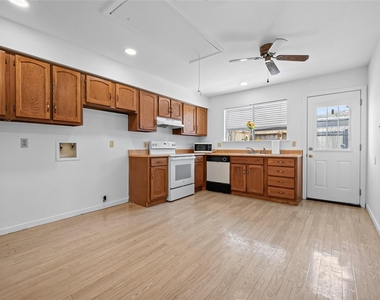 6401 Deihl Road - Photo Thumbnail 11