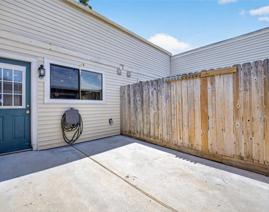 6401 Deihl Road - Photo Thumbnail 24