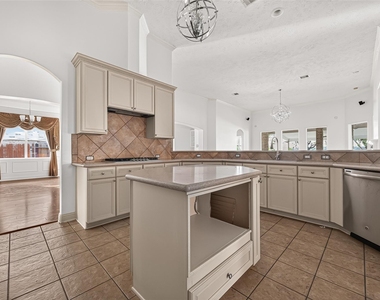 3831 Lakeridge Canyon Drive - Photo Thumbnail 15