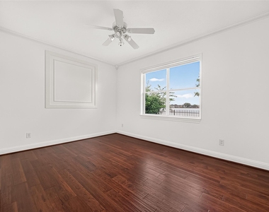3831 Lakeridge Canyon Drive - Photo Thumbnail 38