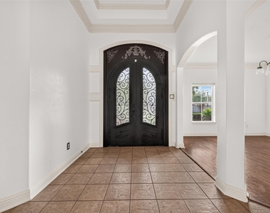 3831 Lakeridge Canyon Drive - Photo Thumbnail 2