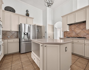 3831 Lakeridge Canyon Drive - Photo Thumbnail 12