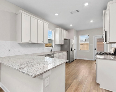 1026 Whispering Winds Drive - Photo Thumbnail 4