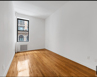 Madison Avenue - Photo Thumbnail 4