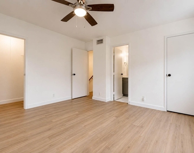 11002 Hammerly Boulevard - Photo Thumbnail 7