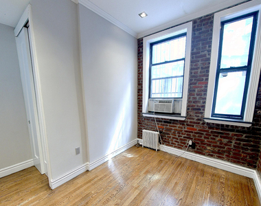 East 13th Street - Photo Thumbnail 3