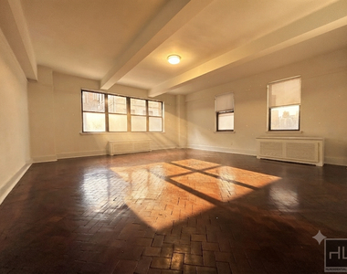 West 73rd Street - Photo Thumbnail 2