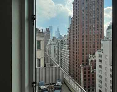 East 71st Street - Photo Thumbnail 21