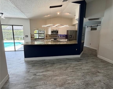 3221 Oakwood Place - Photo Thumbnail 8