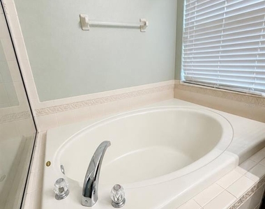 9630 Baton Rouge Lane - Photo Thumbnail 16