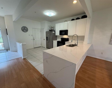 6235 Goethe Street - Photo Thumbnail 1