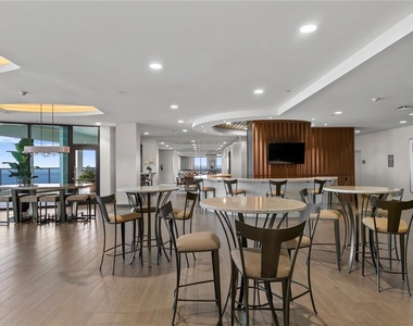 1 Beach Drive Se - Photo Thumbnail 44