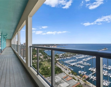 1 Beach Drive Se - Photo Thumbnail 39