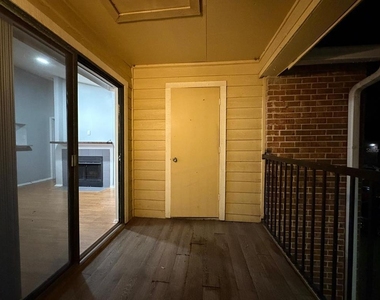 8643 Mallard Reserve Drive - Photo Thumbnail 21