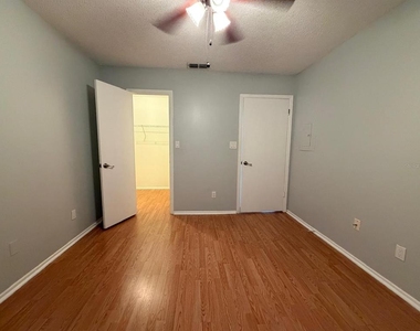 8643 Mallard Reserve Drive - Photo Thumbnail 9