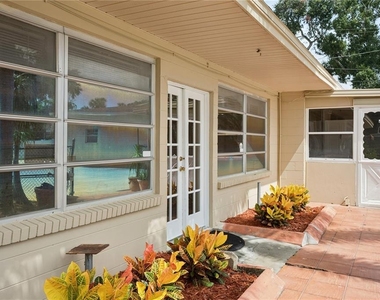 4701 N Habana Avenue - Photo Thumbnail 2