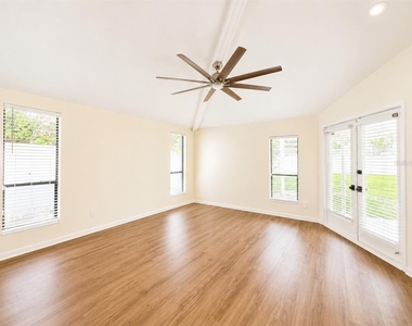 1915 W Orient Street - Photo Thumbnail 15