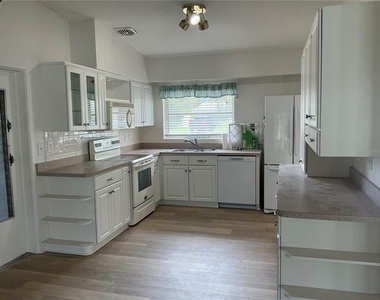 7360 111th Street - Photo Thumbnail 9