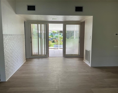 7360 111th Street - Photo Thumbnail 7